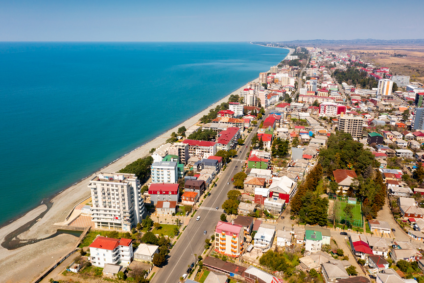Панорамный вид на побережье Кобулети, Грузия © Яков Филимонов / Фотобанк Лори
