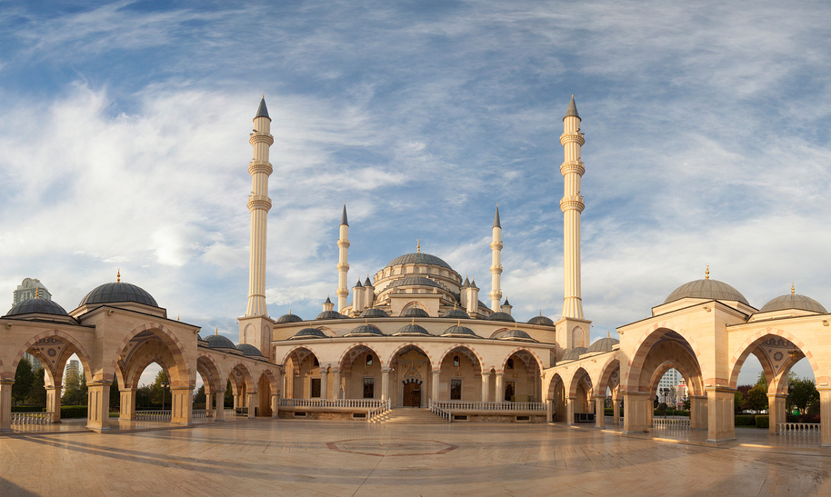 Грозный. Центральная мечеть Сердце Чечни имени Ахмата Кадырова © Литвяк Игорь / Фотобанк Лори