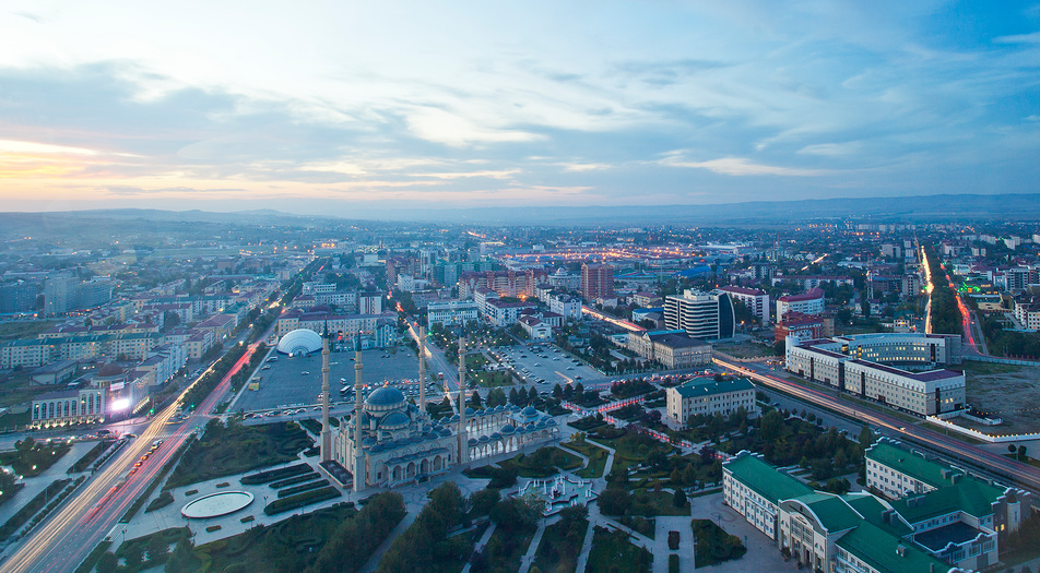 Грозный. Панорама города со смотровой площадки © Литвяк Игорь / Фотобанк Лори